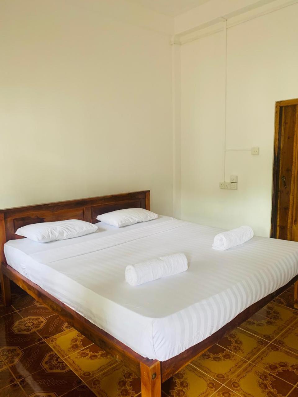 Zimbay Guest House アルガムベイ エクステリア 写真