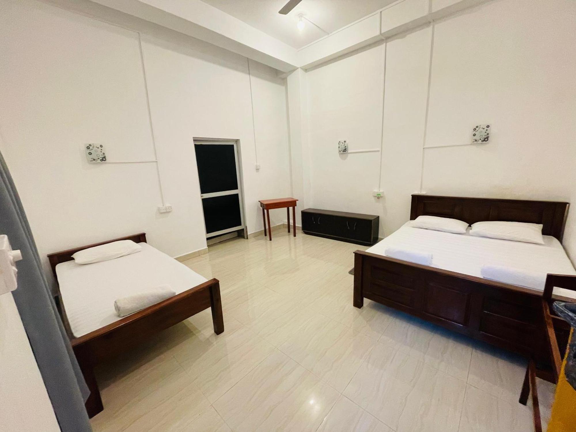 Zimbay Guest House アルガムベイ エクステリア 写真