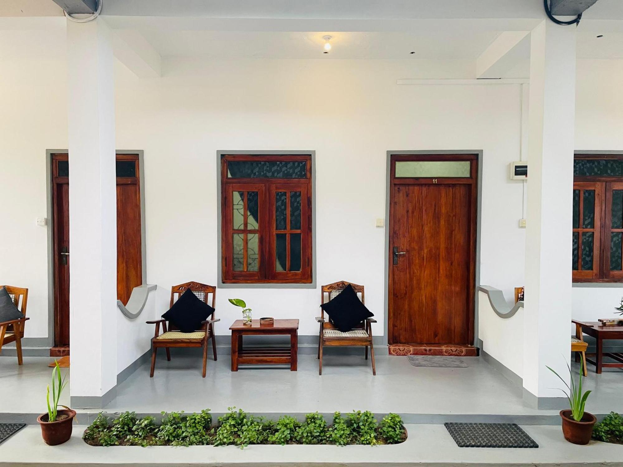 Zimbay Guest House アルガムベイ エクステリア 写真