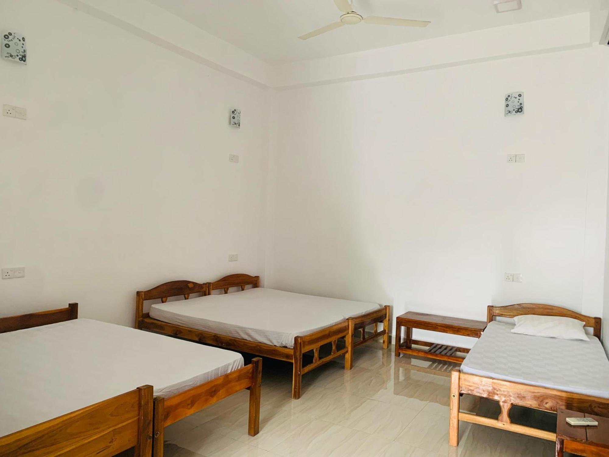 Zimbay Guest House アルガムベイ エクステリア 写真